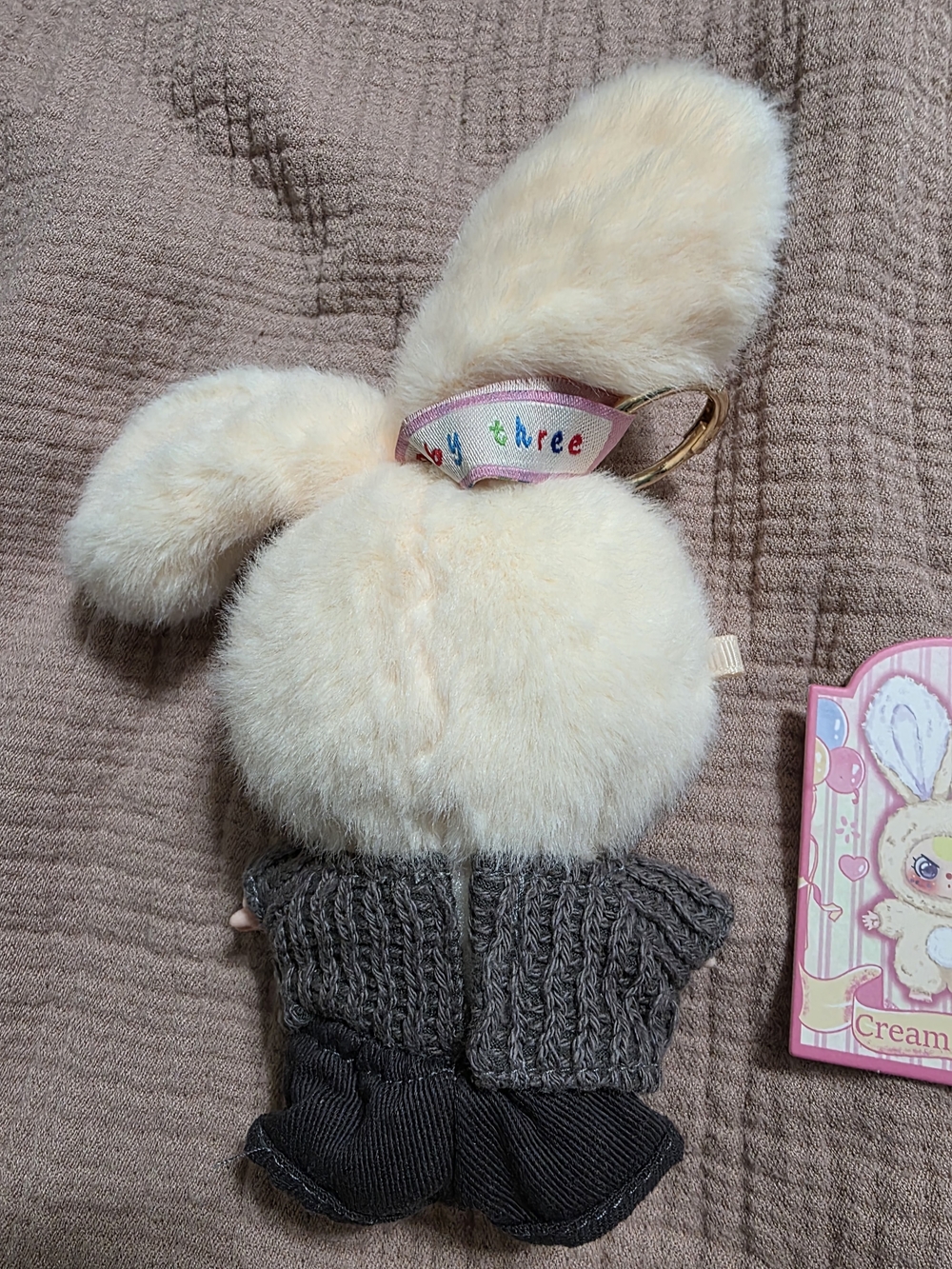 Baby Three Mini Rabbit Keychain - Picture 4 of 5